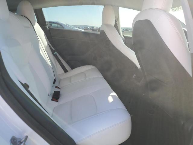 5YJ3E1EA6MF995221 Tesla 2021