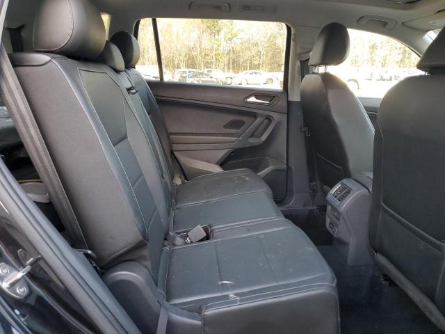 3VV3B7AX2JM137890 Volkswagen TIGUAN SE