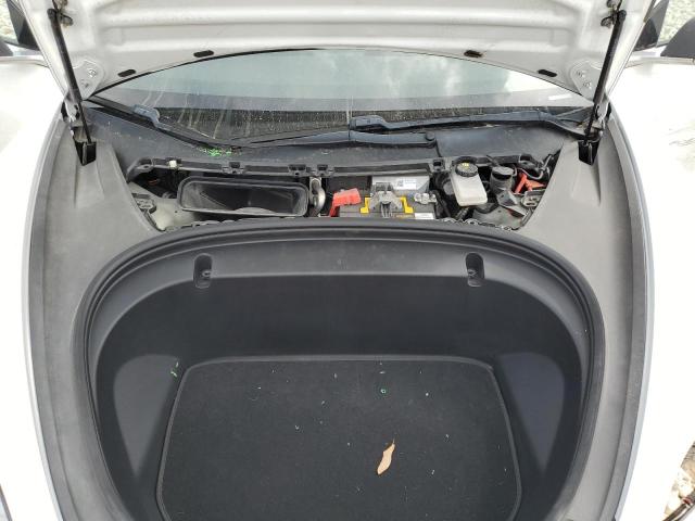 5YJ3E1EB2LF521015 Tesla 2020