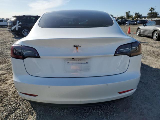 5YJ3E1EA6MF995221 Tesla 2021