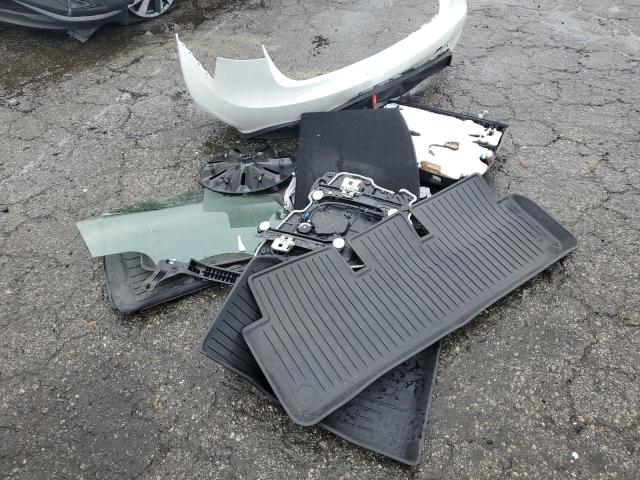5YJ3E1EA1RF868707 Tesla 2024