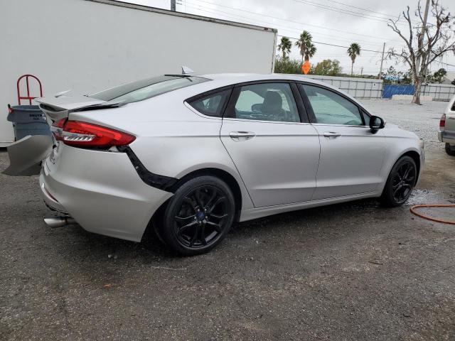 3FA6P0HD2KR162122 Ford FUSION SE