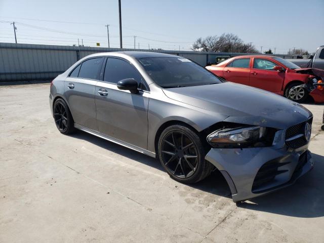 WDD3G4EB3KW002275 Mercedes-Benz A 220