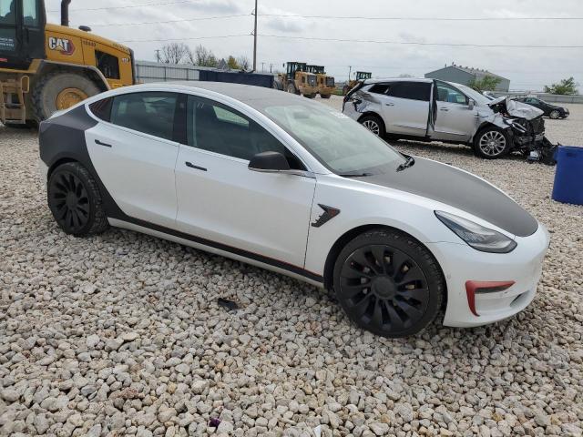 5YJ3E1EB2LF521015 Tesla 2020