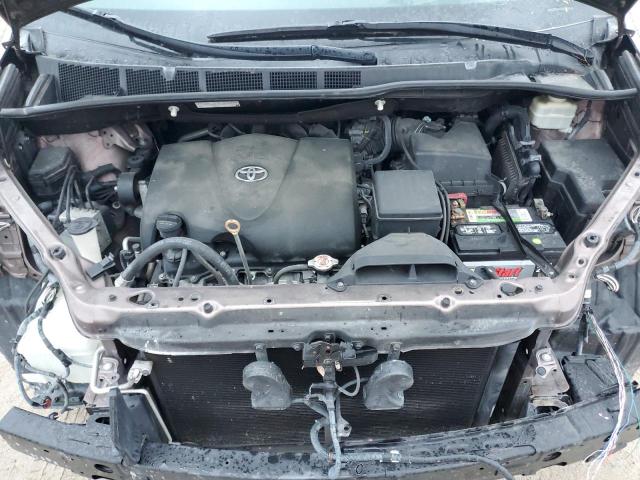 5TDYZ3DC8JS927759 Toyota SIENNA XLE