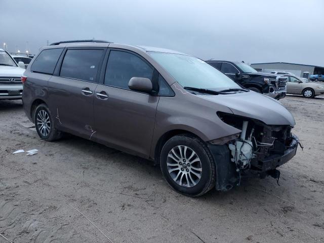 5TDYZ3DC8JS927759 Toyota SIENNA XLE