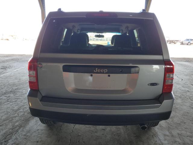 1C4NJPBA6GD736087 Jeep 2016