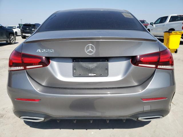WDD3G4EB3KW002275 Mercedes-Benz A 220