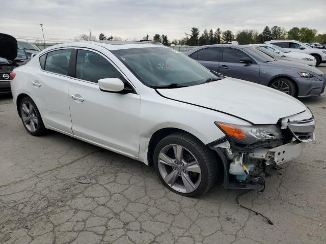 19VDE1F32EE005573 Acura ILX 20