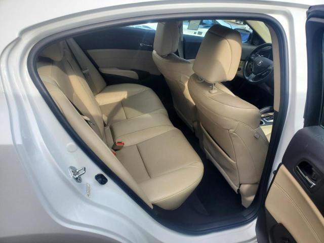 19UDE2F75HA015992 Acura Ilx Premium Tech