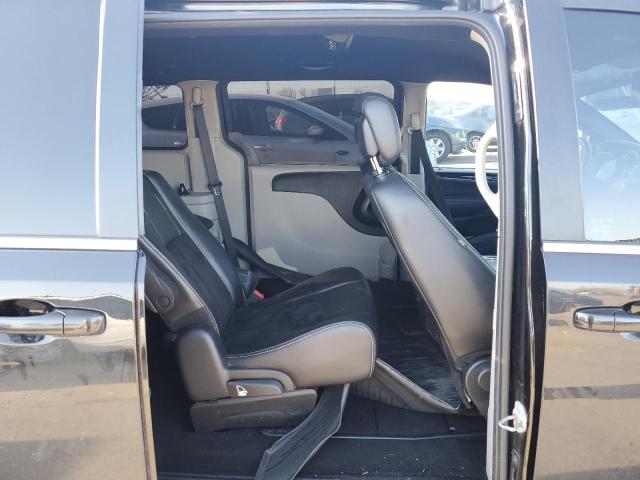 2C4RDGCGXJR328675 Dodge Grand Caravan Sxt