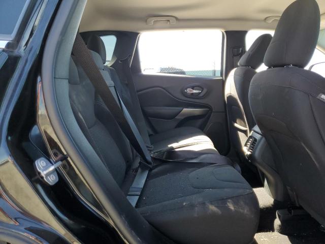 1C4PJLCB5KD333039 Jeep Cherokee Latitude