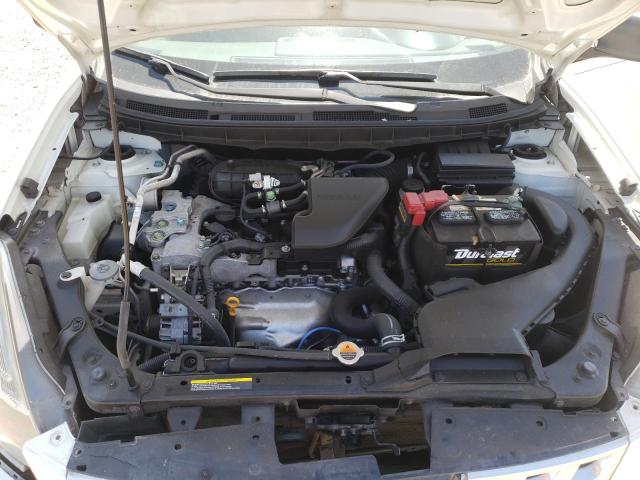 JN8AS5MT8FW664640 Nissan Rogue Select S