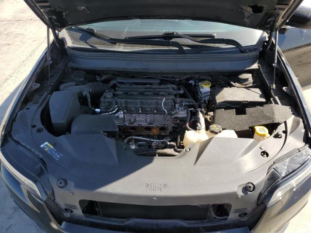1C4PJLCB5KD333039 Jeep Cherokee Latitude