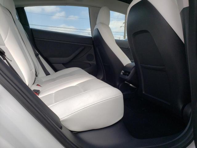 5YJ3E1EB2NF239444 Tesla 2022