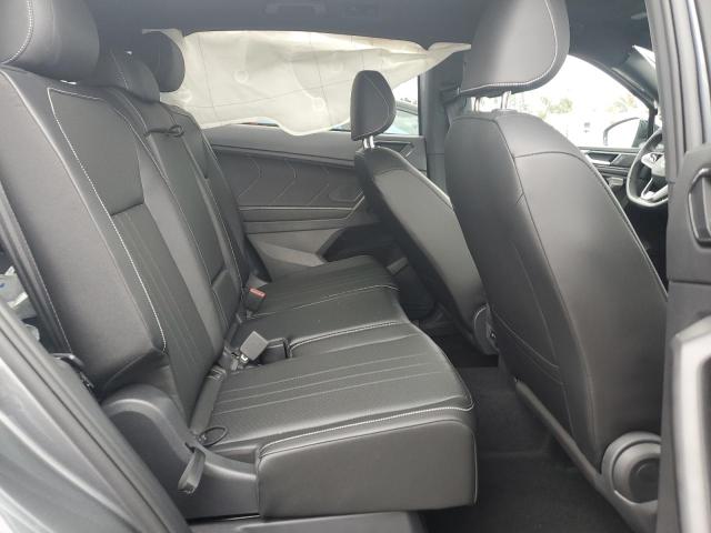 3VVCB7AX7NM139799 Volkswagen Tiguan Se R-line Black