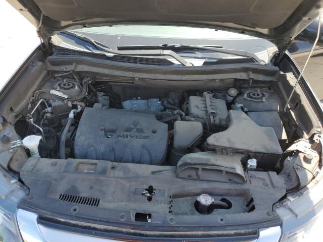 JA4AZ3A31JZ025260 Mitsubishi Outlander Se