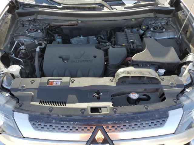 JA4AZ3A39KZ029767 Mitsubishi Outlander Se