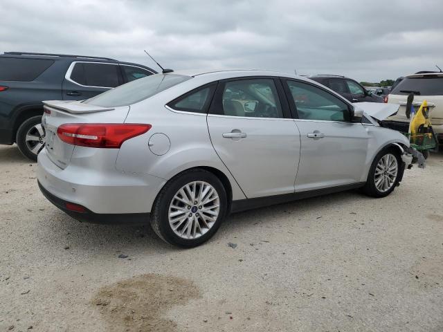 1FADP3J27JL317102 Ford Focus Titanium