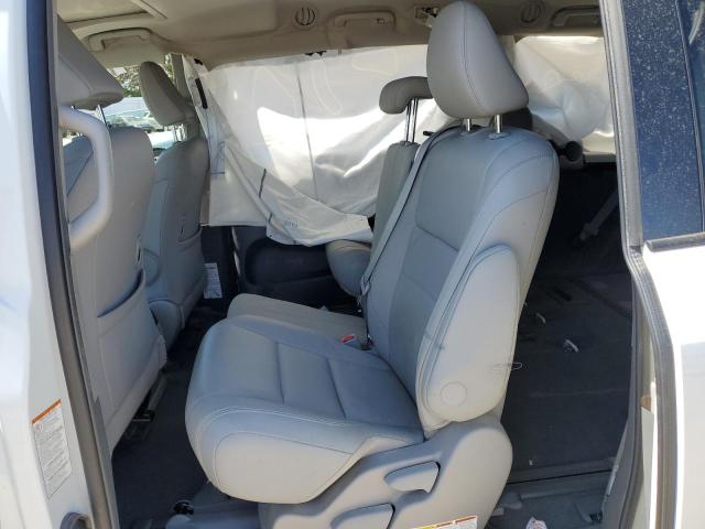 5TDYZ3DC1KS991966 Toyota SIENNA XLE