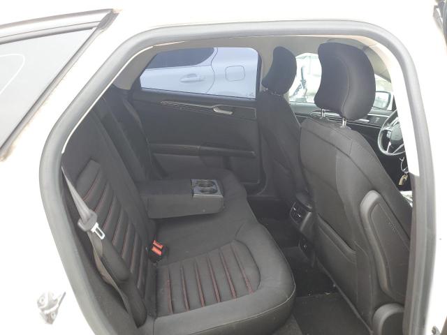 3FA6P0HDXGR120059 Ford FUSION SE