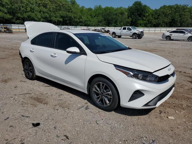 3KPF24AD1PE688623 KIA FORTE LX