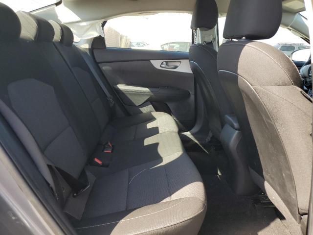 3KPF24AD9PE577091 KIA FORTE LX