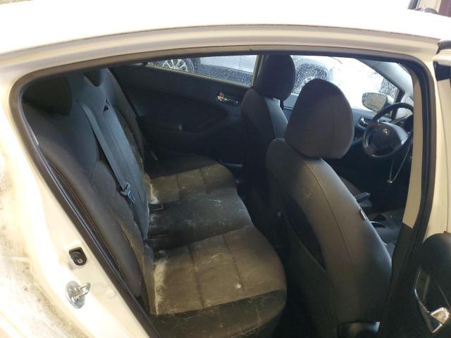 KNAFX4A60E5203252 KIA FORTE LX