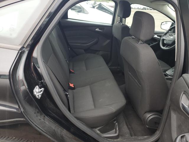 1FADP3F25JL306396 Ford FOCUS SE