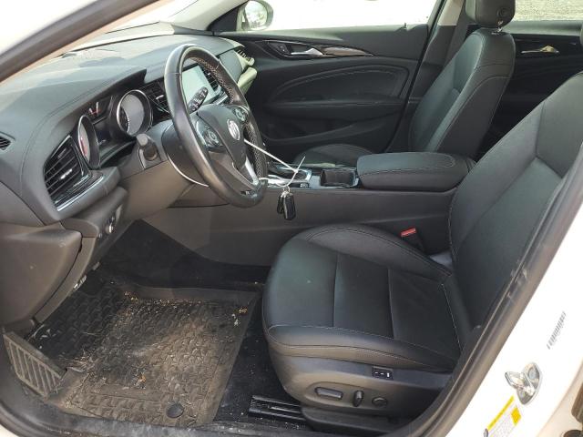 W04GV8SX7J1062381 Buick Regal Tourx Essence
