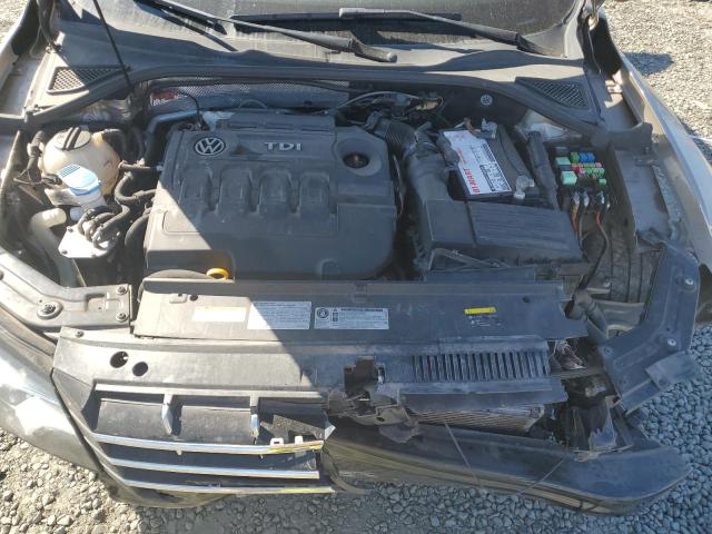 1VWBV7A38FC050533 Volkswagen PASSAT SE