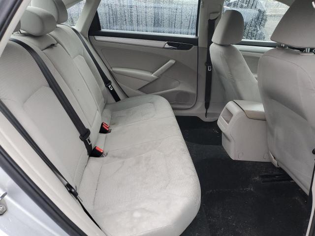 1VWAA7A38JC051164 Volkswagen PASSAT S