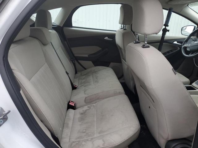 1FADP3K27FL270658 Ford FOCUS SE