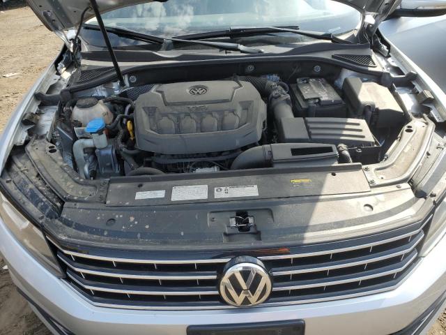 1VWAA7A30JC042619 Volkswagen PASSAT S