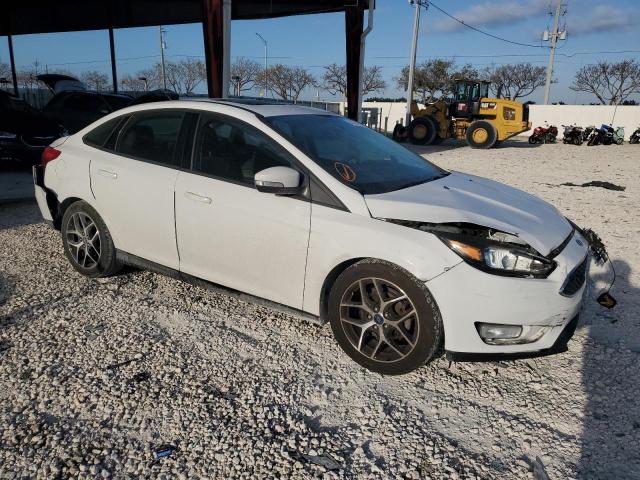 1FADP3H2XJL245575 Ford FOCUS SEL
