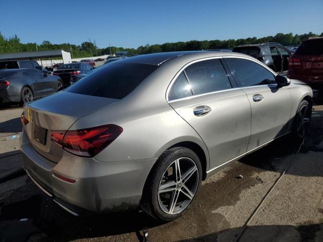 WDD3G4EB1KW002050 Mercedes-Benz A 220