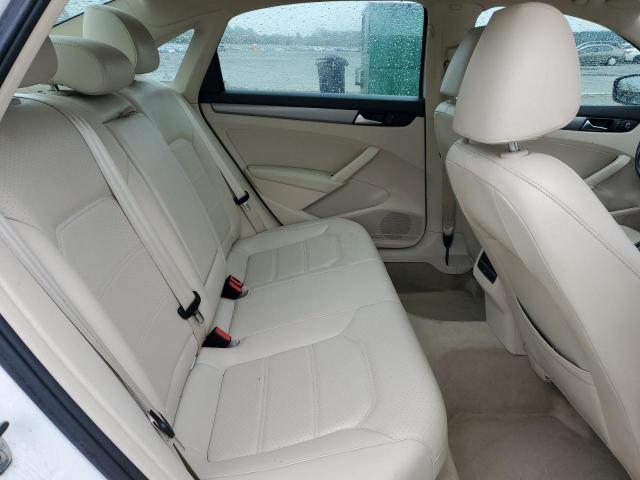 1VWBN7A30EC112019 Volkswagen PASSAT SE