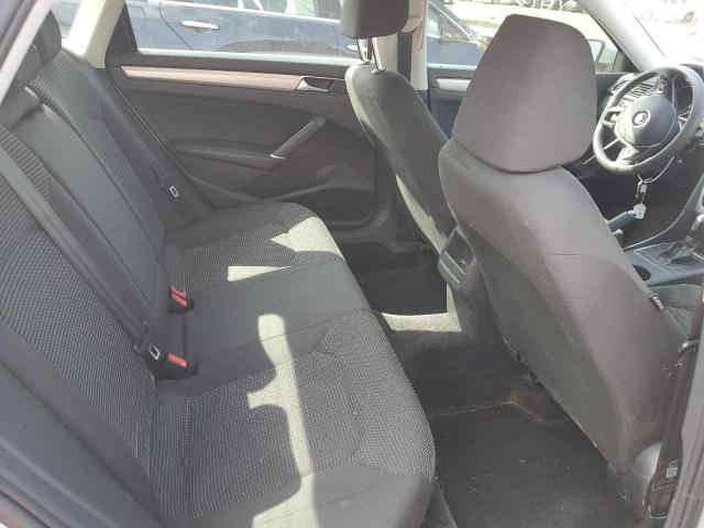1VWAA7A30JC042619 Volkswagen PASSAT S