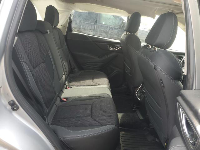 JF2SKAGC5KH461998 Subaru Forester Premium