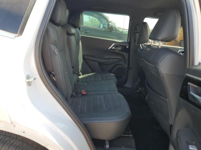 JA4J4UA8XPZ031633 Mitsubishi Outlander Se
