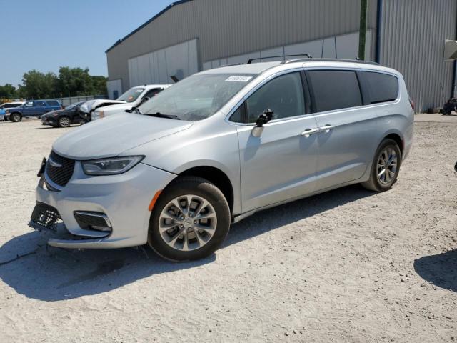 Auction sale of the 2022 Chrysler Pacifica Touring L, vin: 2C4RC3BG4NR156646, lot number: 51606164