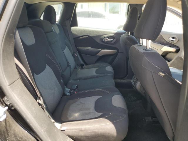 1C4PJMAB8HW647886 Jeep Cherokee Sport