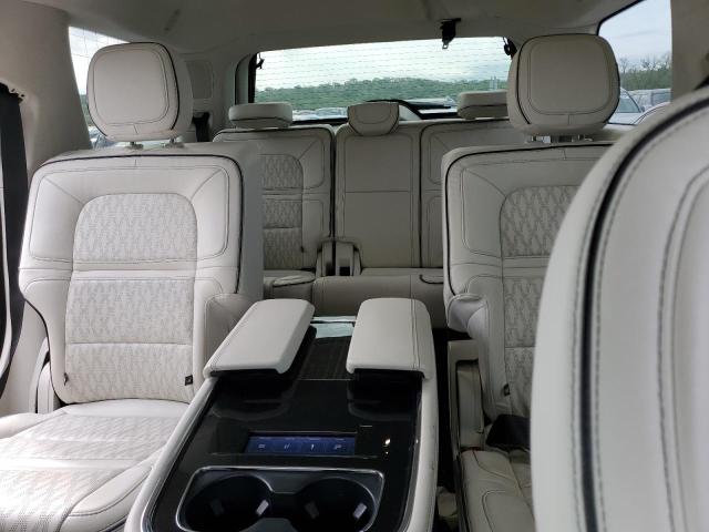 5LMJJ2TG1PEL08984 Lincoln Navigator