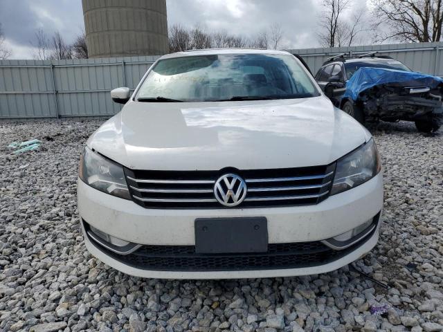 1VWBT7A37FC025726 Volkswagen PASSAT SE