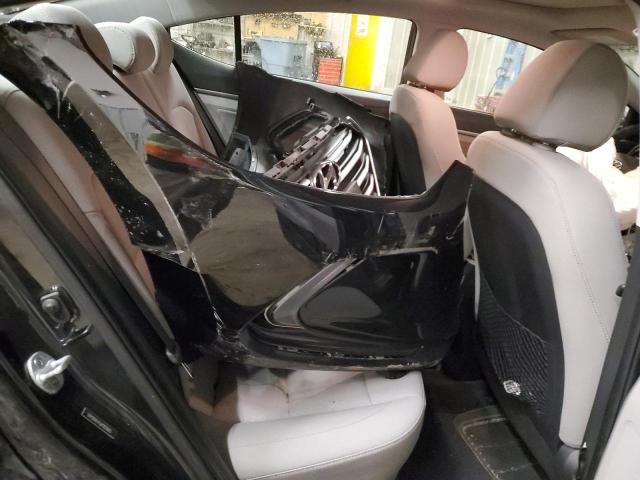 5NPD84LF0JH305665 Hyundai ELANTRA SEL