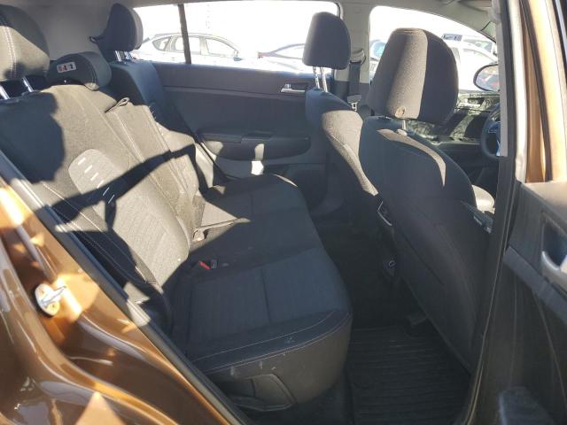 KNDPMCAC9J7417915 KIA Sportage Lx