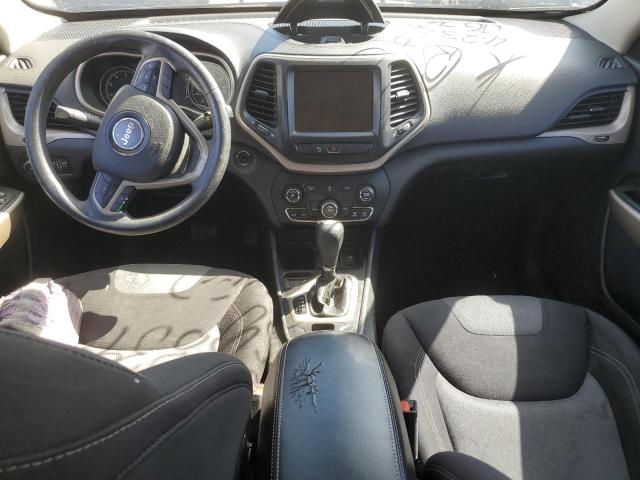 1C4PJLCB8JD588394 Jeep Cherokee Latitude