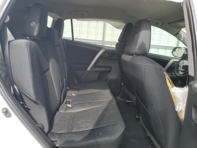 2T3BFREV3GW537807 Toyota RAV4 LE