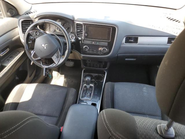 JA4AZ3A31JZ025260 Mitsubishi Outlander Se
