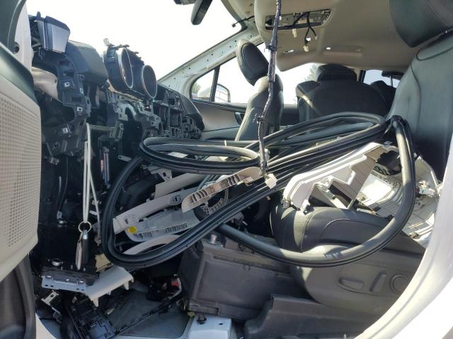 KNDNB4H36N6111307 KIA Carnival Lx